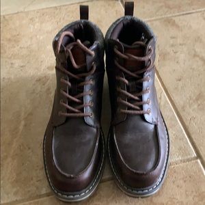 Men’s boots size 11
